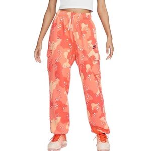 Nike Sportswear Fleece Mid-Rise Cargo Pants in Orange Sherbet Camo - Size XL